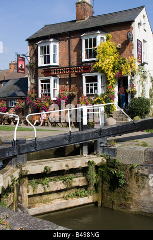 aufgehenden Sonne Gasthaus Grand Union Canal Berkhamsted Hertfordshire, England, Vereinigtes Königreich. Stockfoto