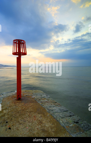 Sonnenaufgang von der Mole in Dawlish auf der Küste von South Devon in England Stockfoto