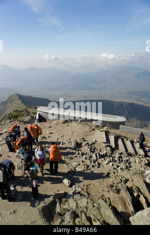 Das neue Café, erbaut im Jahre 2008 auf der Oberseite Snowdon, Snowdonia, Nordwales Stockfoto