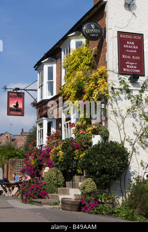 aufgehenden Sonne Gasthaus Grand Union Canal Berkhamsted Hertfordshire, England, Vereinigtes Königreich. Stockfoto