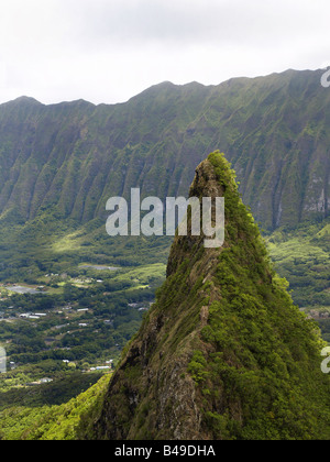 Der dritte Gipfel der Olomana Wanderung, Hawaii Stockfoto