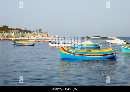 Luzzu Boote in St. Thomas Bay, Marsaskala, Malta. Stockfoto