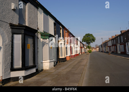 Rhiwlas Straße in den walisischen Straßen Bereich von Liverpool, wo Häuser obligatorisch gewesen, für Sanierung erworben. Stockfoto