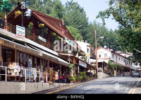 Das Dorf PLATRES im Troodos National Forest Park liegt im Zentrum der Insel etwa eine Stunde von LimassoL Stockfoto