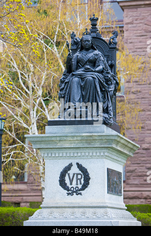 Statue der Königin Victoria (1819-1901), außerhalb der Ontario Legislative Building in der Stadt von Toronto, Ontario, Kanada... Stockfoto