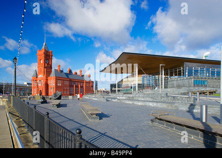 Gebäude der Senedd Pier House Cardiff Bay Cardiff Wales der walisischen Nationalversammlung Stockfoto