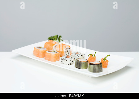 Gemischte Maki Sushi Sushi Platte angeordnet Stockfoto