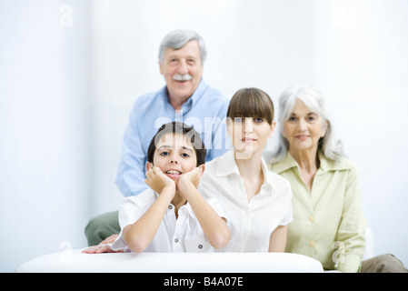 Drei Generationen Familienporträt Stockfoto