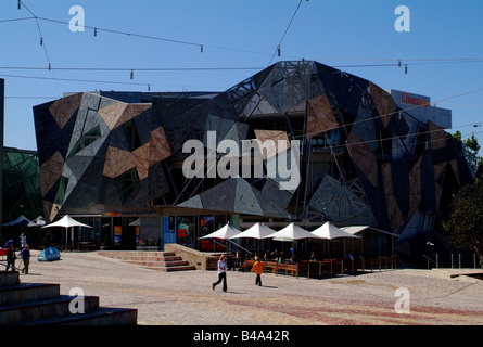 Geographie/Reisen, Australien, Victoria, Melbourne, Museen, Nationalgalerie von Victoria, Ian Potter Centre, Außenansicht, Fertigstellung: 2002, Federation Square,, Additional-Rights - Clearance-Info - Not-Available Stockfoto