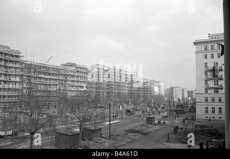 Geografie/Reisen, Deutschland, Berlin, Straßen, Stalinallee, Bauarbeiten, 1952, Stockfoto