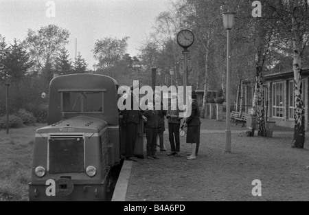 Geografie/Reisen, Deutschland, Deutsche Demokratische Republik, Organisationen, Ernst Thälmann Pionierorganisation, Pionierpark "Ernst Thälmann", Pioniereisenbahn, Hauptbahnhof, Stockfoto