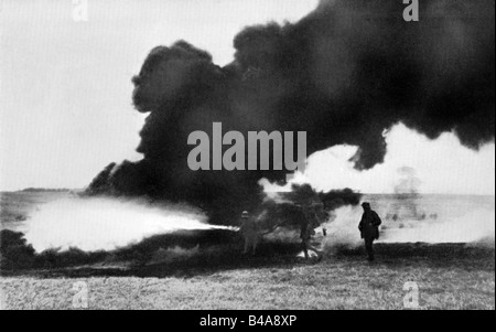 Ereignisse, Erster Weltkrieg/erster Weltkrieg, Westfront, Angriff auf deutsche Soldaten mit Flammenwerfer, Somme, Frankreich, ca. 1917, Stockfoto