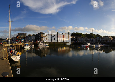 Yachten im Hafen von Padstow, Cornwall Stockfoto