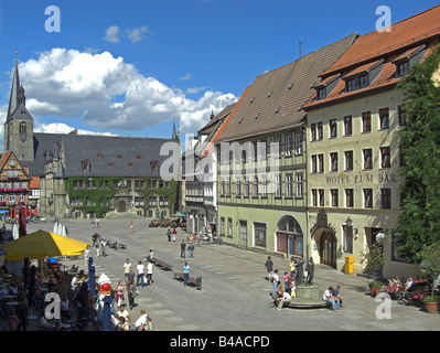 Geographie/Reisen, Deutschland, Sachsen-Anhalt, Quedlinburg, Markt, Rathaus, Kirche, Hotel "Hotel Zum Bär", das Denkmal "uenzenberger Musikanten', Additional-Rights - Clearance-Info - Not-Available Stockfoto