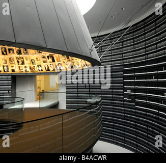 Die "Halle der Namen", ermordet das Denkmal für jeden Juden während des Holocaust in Yad Vashem Zentrum, Jerusalem, Israel. Stockfoto