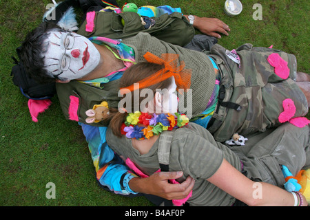 Zwei Clowns schlafen, Edinburgh, Scotland, UK Stockfoto