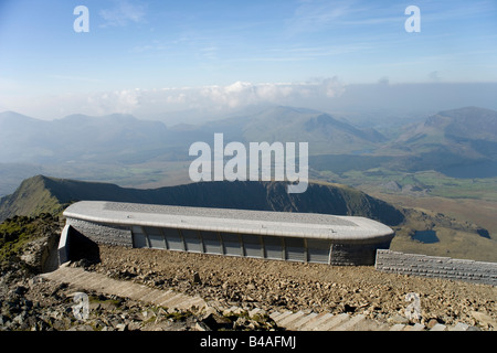 Das neue Café, erbaut im Jahre 2008 auf der Oberseite Snowdon, Snowdonia, Nordwales Stockfoto