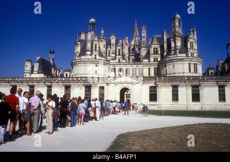 langes Anstehen, im Schloss Chambord Eingang Paris, Frankreich Stockfoto