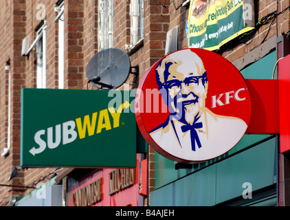 KFC und U-Bahn Fast-Food Outlet Zeichen, Sheldon, Birmingham, UK Stockfoto