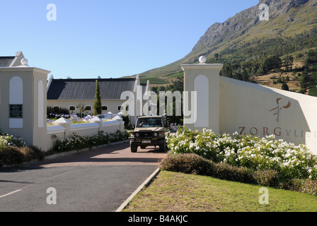 Geographie/Reisen, Südafrika, Weingut' dem Zorgvliet', Blick auf die Berge mit Weinberg, in der Nähe von Stellenbosch Wine Route in der Nähe von Cape Town,, Additional-Rights - Clearance-Info - Not-Available Stockfoto