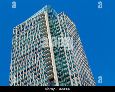 Moderne Hochhaus in der Nähe von Moscone Center Stockfoto