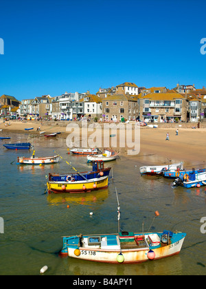 Angelboote/Fischerboote rund um St. Ives Cornwall Stockfoto