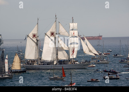 Shabab Oman Barkentine Funchal 500 Tall Schiffe Regatta Pendennis Punkt Falmouth Cornwall UK Stockfoto