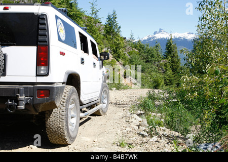 Hummer fahren einen Feldweg Whistler BC Stockfoto