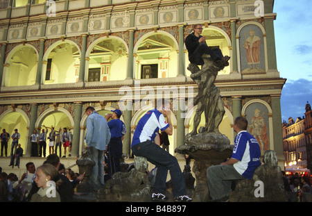 Fußball-Fans von Lech Poznan feiert auf dem alten Marktplatz, Poznan, Polen Stockfoto