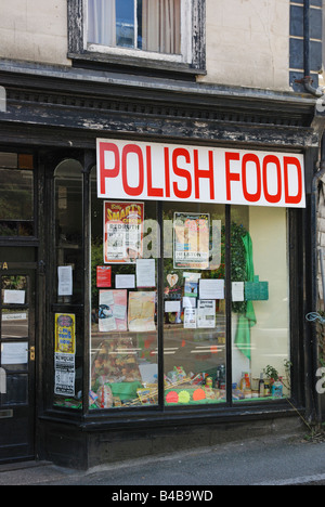 eine Ecke Shop Werbung polnische Lebensmittel zu verkaufen, in Redruth, Cornwall, uk Stockfoto