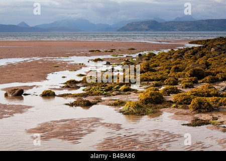 Der Strand von Sand in der Nähe von Applecross mit Blick auf Raasay und Skye Stockfoto