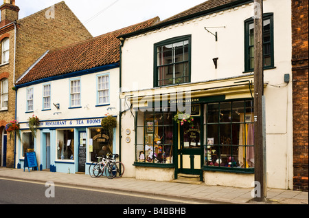 Traditionelle English Tea Room und Handwerk Geschäfte in Alford, Lincolnshire, England, UK Stockfoto