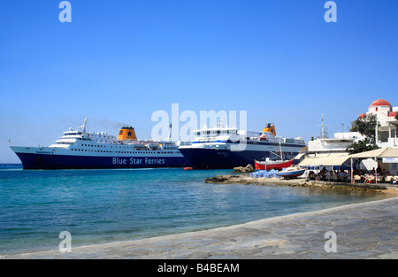 Fähren nach Kykladen-Insel Mykonos Hafen Griechenland Stockfoto