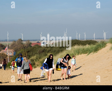 Nordex-Windenergieanlagen scheinen von Camber Sands für Npower auf wenig Cheyne Court Romney Marsh Roggen East Sussex England gebaut Stockfoto