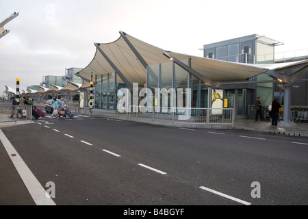 Heathrow Airport London England UK September die Abfahrt Gebäude des Terminal 5 Stockfoto