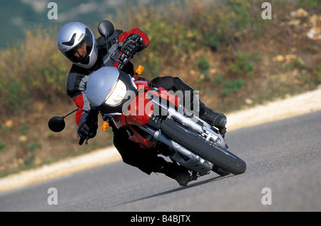 Motor Cycle, Enduro, BMW F 650 GS, rot, Baujahr 2002, fahren, Schräglage, Seitenlage, von vorne, photographe Stockfoto