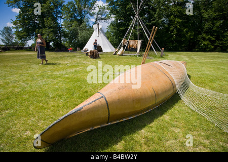 Kanu bei den Aborigines Feldlager im unteren Fort Garry - eine National Historic Site, Selkirk, Manitoba, Kanada. Stockfoto