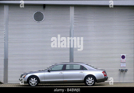 Auto, Mercedes Maybach 62, Luxus approx.s, Silber, Baujahr 2002-, stehend, Wahrung, seitliche Ansicht Stockfoto