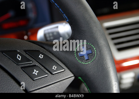 BMW Alpina B7, Limousine, Roadster, blau, Auto, Modelljahr 2004-Detailansicht, Innenansicht, Cockpit, Lenkrad, Techniqu Stockfoto