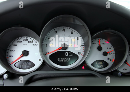 Porsche 911 Carrera S, Roadster, Auto, Modelljahr 2004-Coupe/Coupe, rot, Detailansicht, Innenansicht, Cockpit, Rotations-Spee Stockfoto