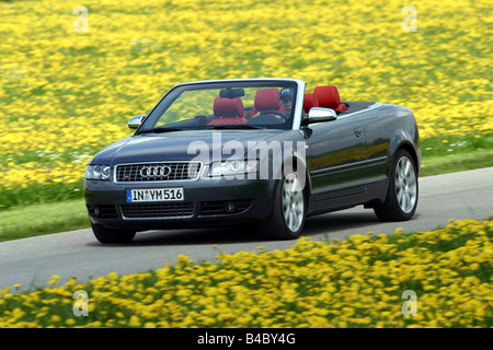 Auto, Audi S4 Cabrio, Modell Jahr 2003-blau, Detailansicht,  Modellbezeichnung, Technik/Zubehör, Zubehör, Foto Stockfotografie - Alamy