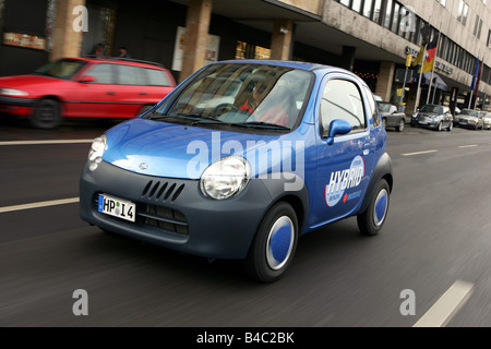 Auto, Suzuki Twin Hybrid, Modell Jahr 2005-, Miniapprox.s, blaue bewegen, schräg von vorne, Vorderansicht, Stadt, Fotograf: Stockfoto