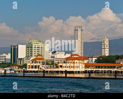 Asien, Malaysia, Pulau Penang, Pinang, Georgetown, Skyline und Victoria Memorial Clock Tower Stockfoto