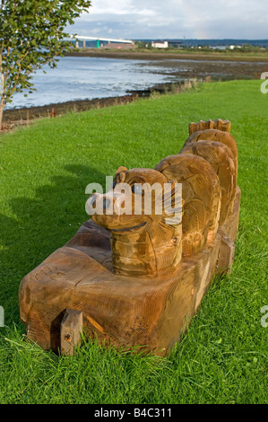 Chainsaw Holzskulptur von "Nessie" Ungeheuer von Loch Ness bei Merkinch Inverness. Stockfoto