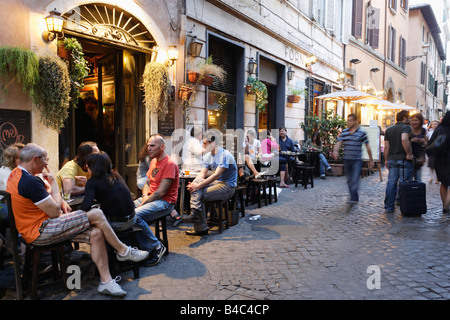 Gäste in einem Straßencafé Trastevere Rom Italien Stockfoto