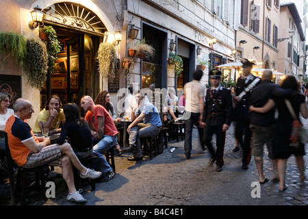 Gäste in einem Straßencafé Trastevere Rom Italien Stockfoto