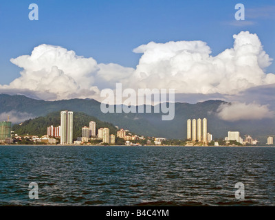 Asien, Malaysia, Penang, Pulau Pinang, Georgetown, Skyline der Stadt und Küste Stockfoto