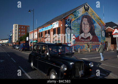 Sinn Féin Büro und Bobby Sands Wandbild fällt weg Belfast City centre Nordirland Vereinigtes Königreich Stockfoto
