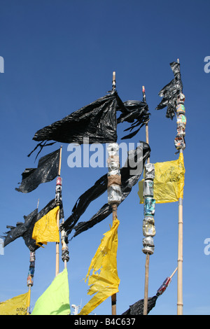 Hausmüll Recycling wie Angeln Indikatoren von Seefischer schwebt Stockfoto