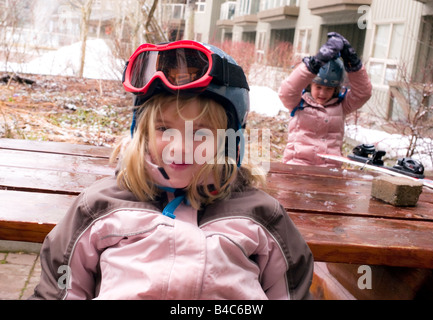 Mädchen in Winterkleidung Stockfoto